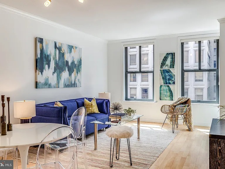 Sunny Spacious Unit in Washington