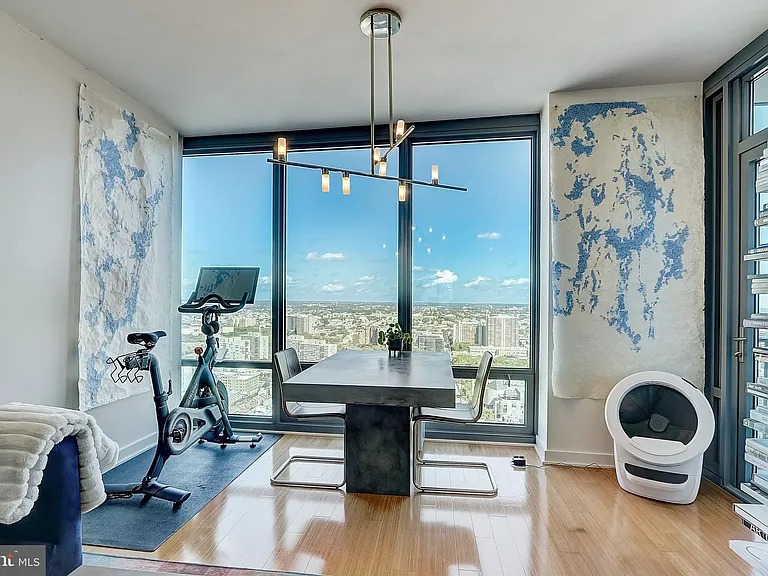 Extraordinary one bedroom unit