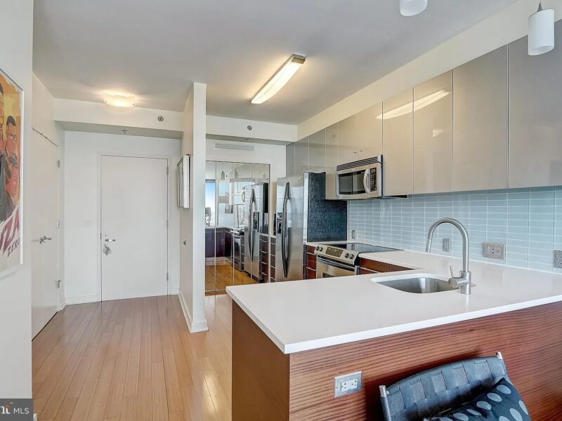 Extraordinary one bedroom unit