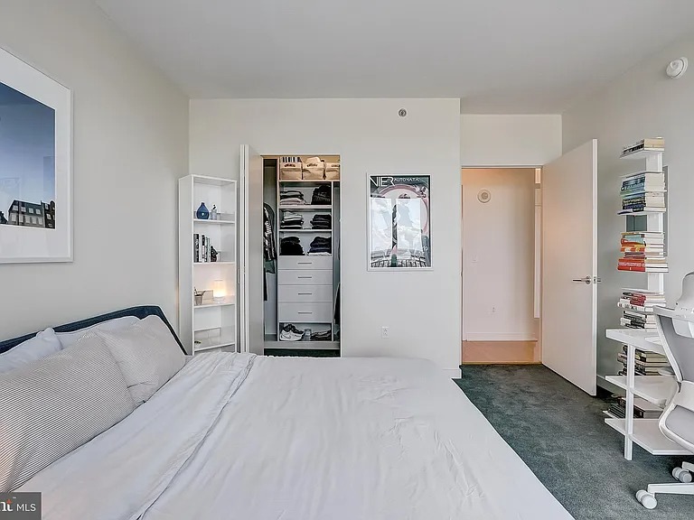 Extraordinary one bedroom unit