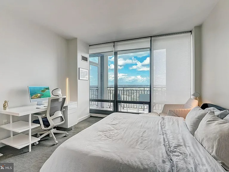 Extraordinary one bedroom unit