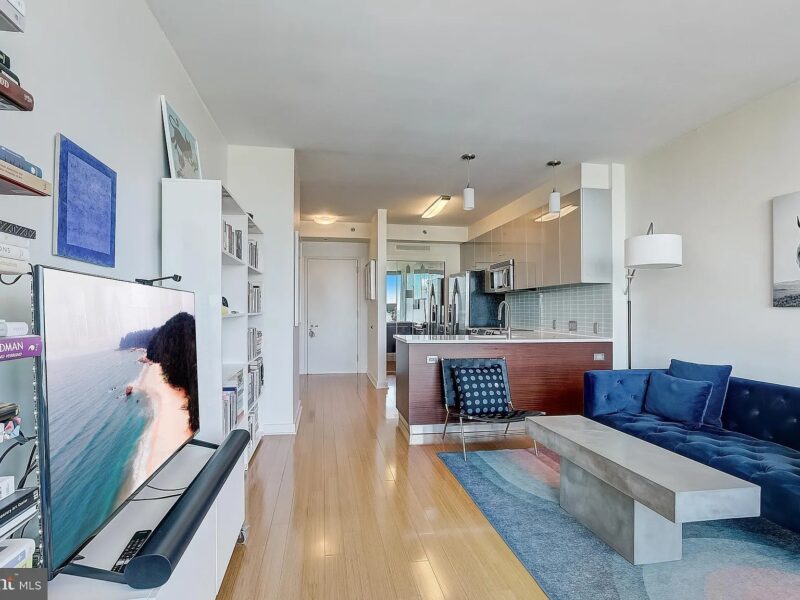 Extraordinary one bedroom unit