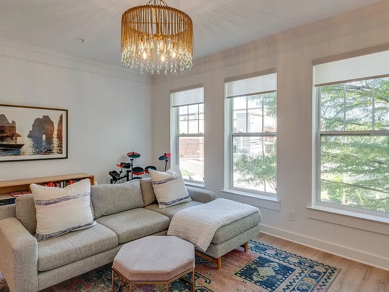 1 bed 1 bath condo blends high-end design with convenience in Nashville