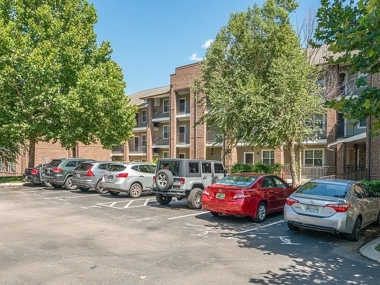 1 bed 1 bath condo blends high-end design with convenience in Nashville