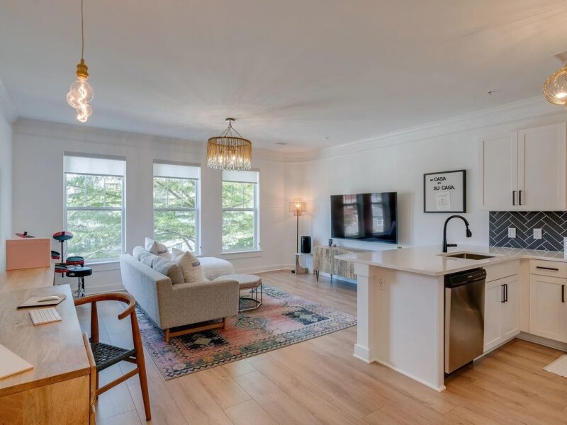 1 bed 1 bath condo blends high-end design with convenience in Nashville