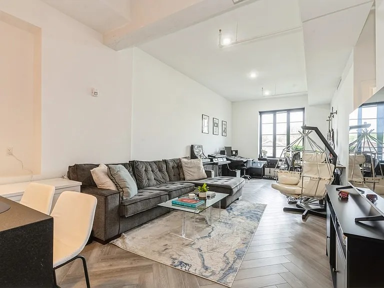 Sophisticated Loft Living 1 bedroom in Jersey city