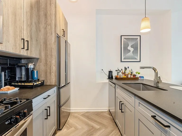 Sophisticated Loft Living 1 bedroom in Jersey city