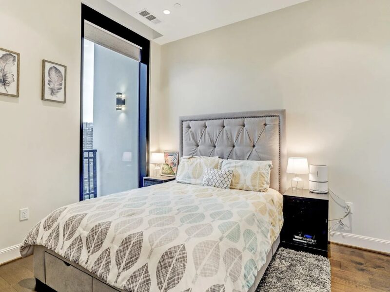 FURNISHED Highrise in heart of downtown in Houston