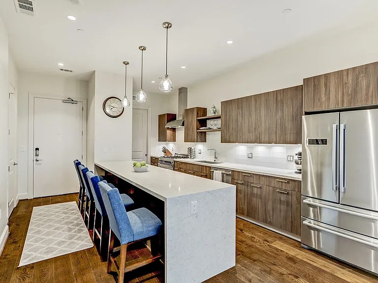 FURNISHED Highrise in heart of downtown in Houston