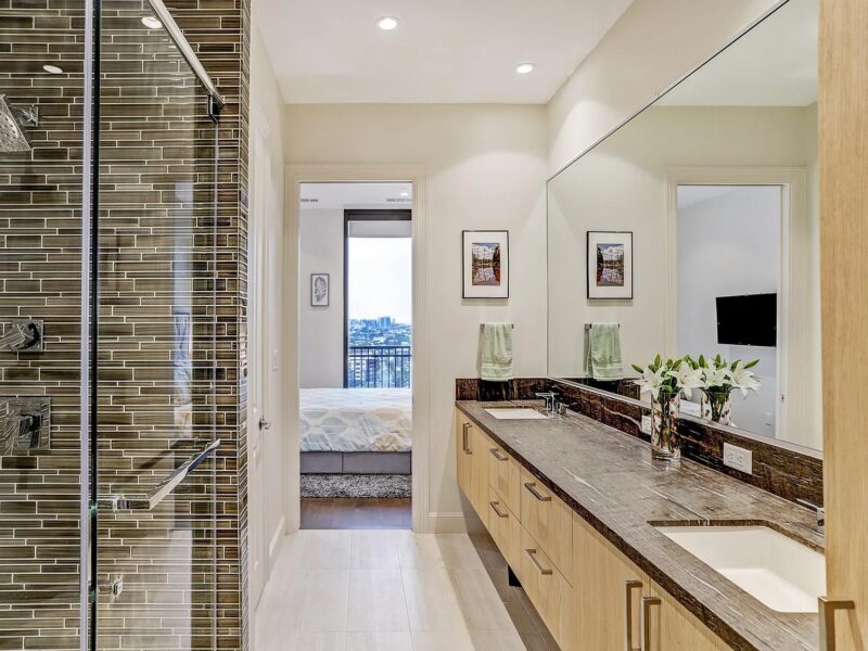 FURNISHED Highrise in heart of downtown in Houston