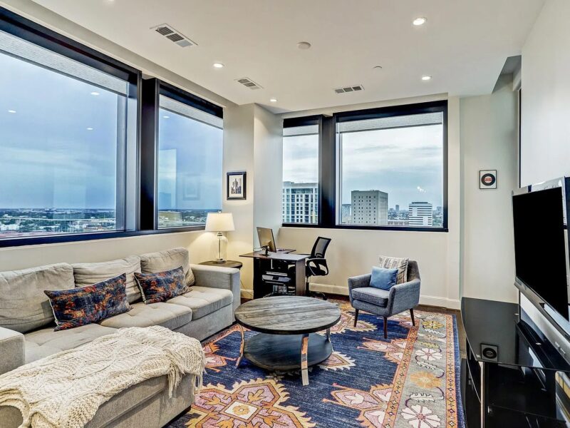 FURNISHED Highrise in heart of downtown in Houston