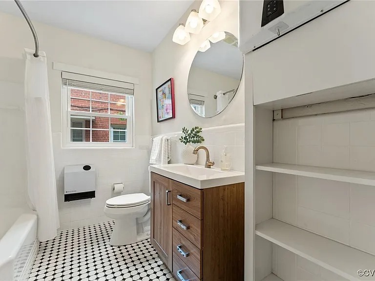 One bedroom and one bath in Richmond VA