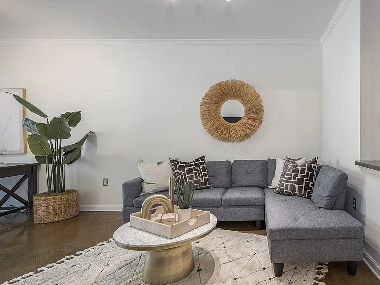 Charming move-in ready condo in Nashville TN