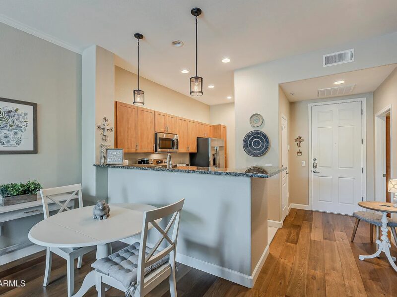 Move-in ready Condo blends comfort and style in Phoenix AZ