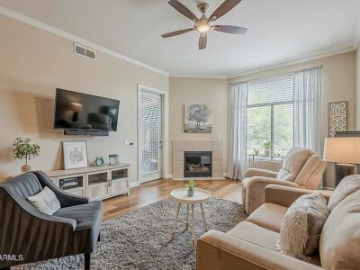 Move-in ready Condo blends comfort and style in Phoenix AZ