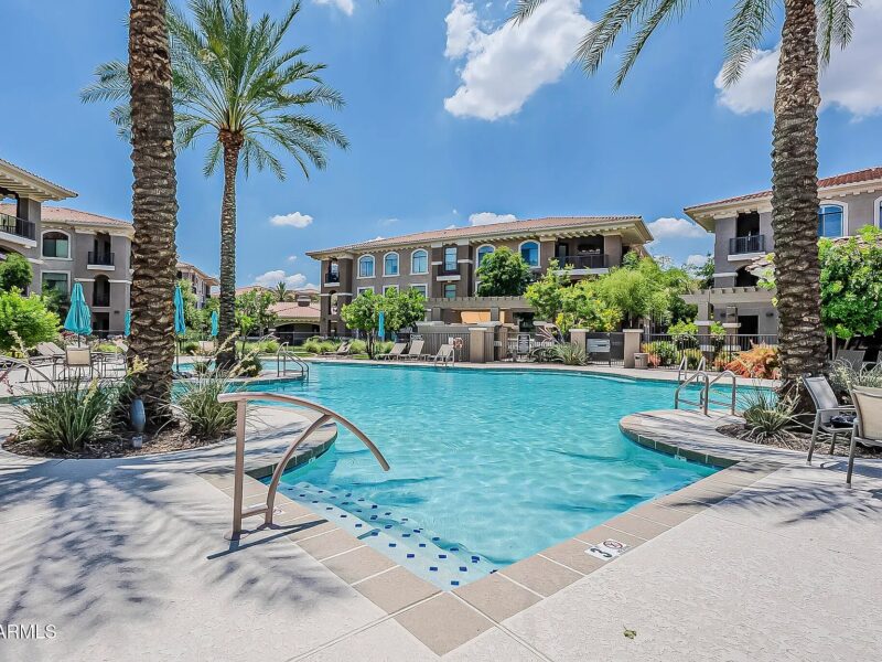 Move-in ready Condo blends comfort and style in Phoenix AZ