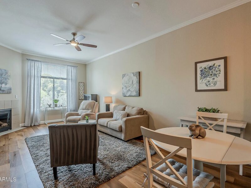 Move-in ready Condo blends comfort and style in Phoenix AZ