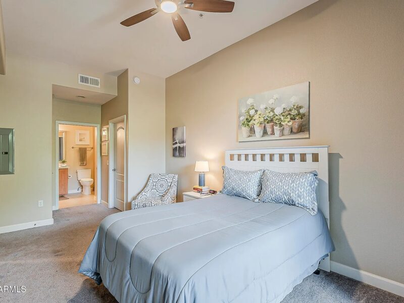 Move-in ready Condo blends comfort and style in Phoenix AZ